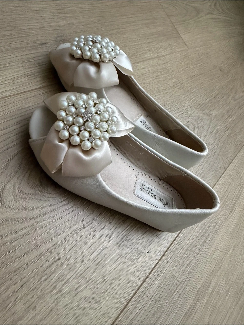 Trish scully size 10c girls Pearl Bow Embellished Ivory Flats - toddler